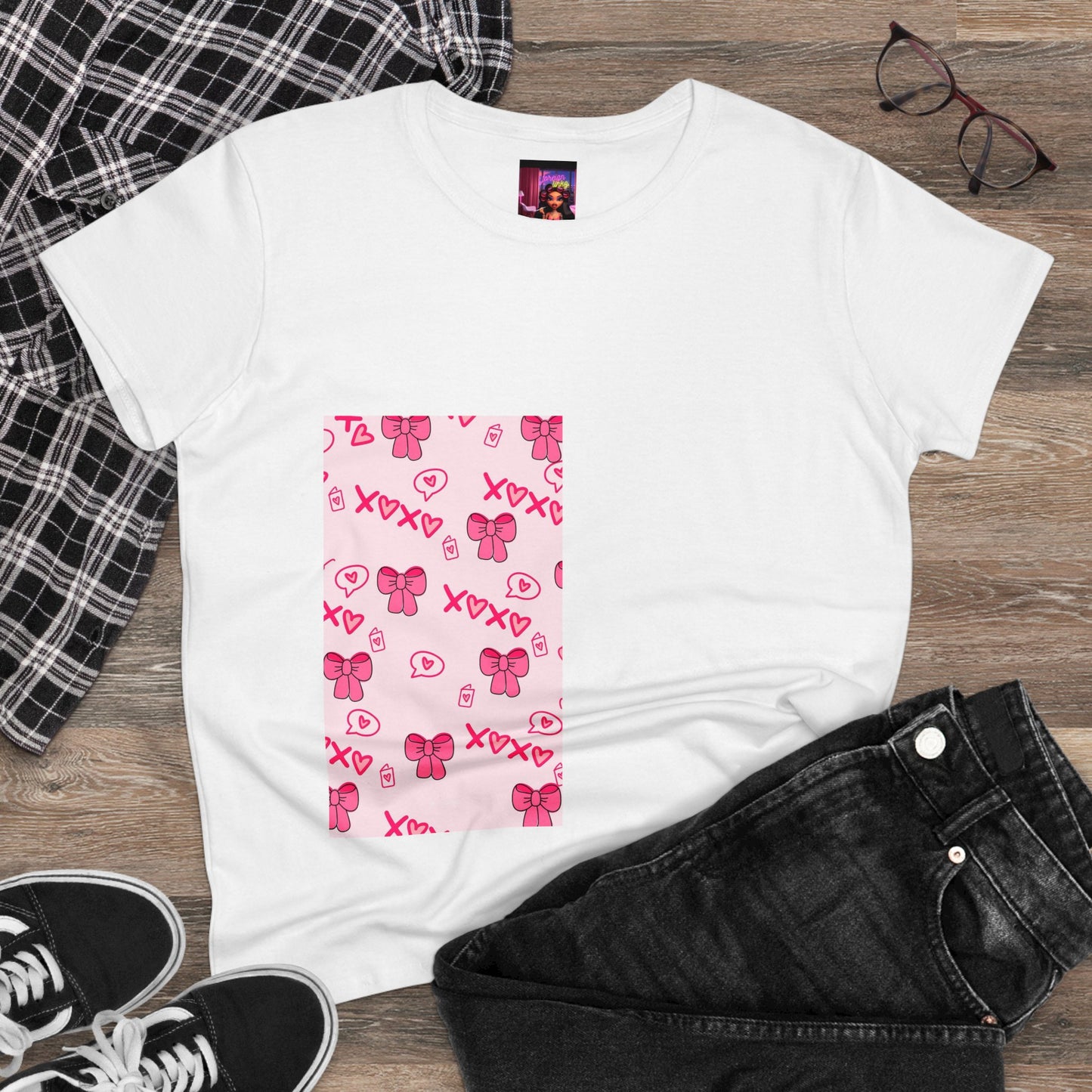 Cute Love-themed Women's Midweight Cotton Tee - Perfect for Valentine's Day & Everyday Wear